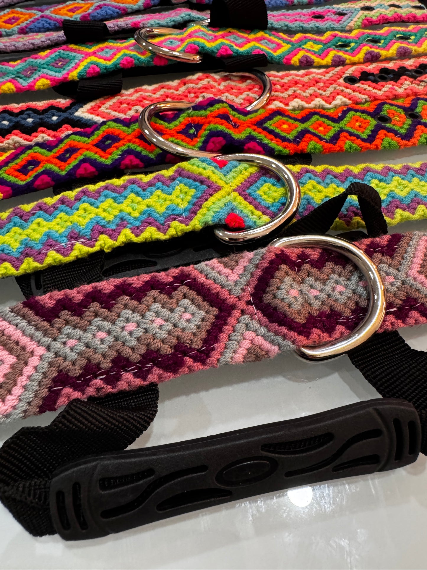 Wayuu Dog Collar - Fully Threaded Design - Medium (16.5 inches)